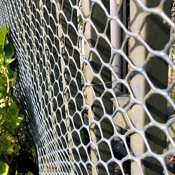 tela plástica reforçada prata instalada