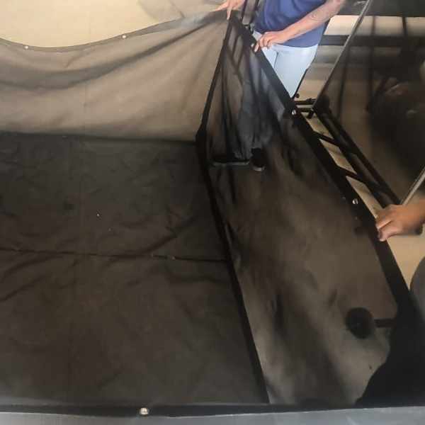 imagem mostrando o interior do Tanque-rede para alevinos montado