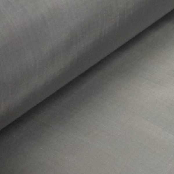 imagem mostrando um rolo de tela inox malha fina aberto mostrando a abertura da tela